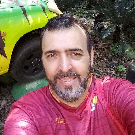 Empreendedor em lojas virtuais e mensagens digitais