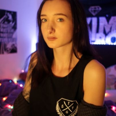 Mariella_215's profile picture. Life is a party. Why are you so serious?