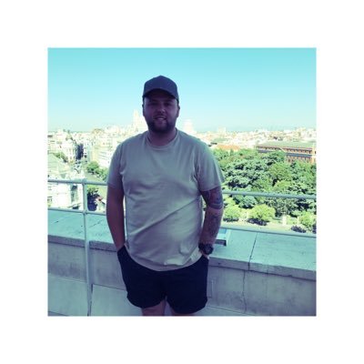 DJ