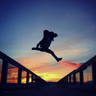 UX Designer that breakdances and does backflips. IG: brung206