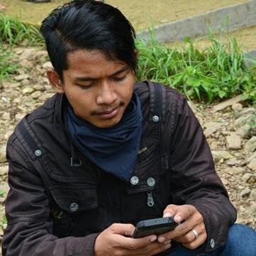 andimg22's profile picture. Idealis & Realistis