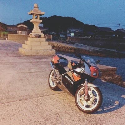 NSR250R MC18とwolf125に乗ってます