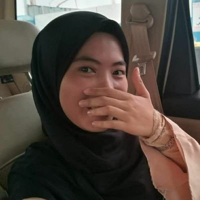 I reply tweets and messages based on mood | Super random, tp krn aku emak2 ya banyak twit ttg dunia mamak2 | 知足长乐 :)