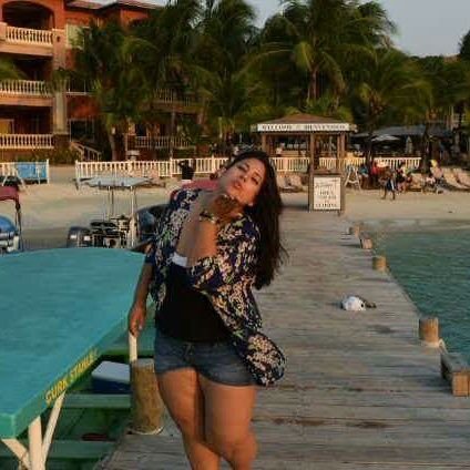 suguponny's profile picture. Dejar el mundo un poquito mejor de como lo encontraste un jardín bonito o una persona más feliz; saber que al menos alguien ha vivido mejor gracias a ti💚🌎🍉🙆