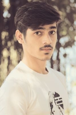 Wo Alag Baat Hai Ky Main Chor chuka hu #Fankaarii 😍
Warna Tere Jese To Main #Mitti Ky Bana leta hu 😜😜✌🏻️✌🏻🔫