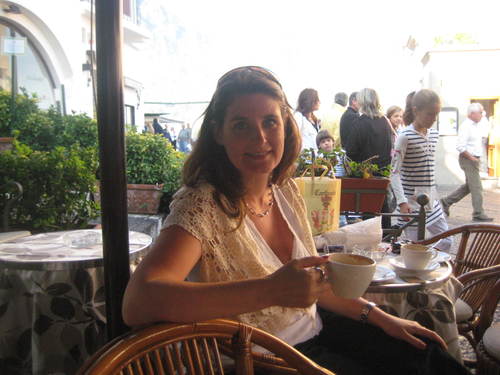 Chinogrl's profile picture. Westport girl, working mom, crazed wife, loving life.... is it possible or do we use mirrors?