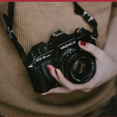 A Photography enthusiastic. I work with a group of other professional photographers to provide you tips on photography