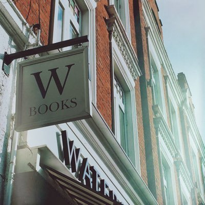 Our wonderful bookshop in Crouch End ✨ A treasure trove full of amazing books and great recommendations 📚