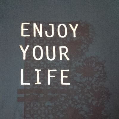 Poppy2135's profile picture. https://t.co/FAmesWIyte 

Music Forever