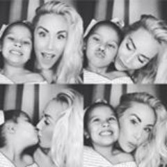 PairofClairs's profile picture. 