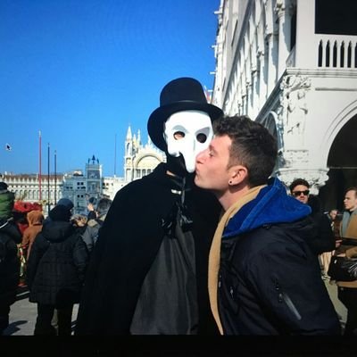 MartoGruber's profile picture. A veces, tal vez estar solo es mejor. Digo lo que opino y pienso; si no te gusta bancátela.