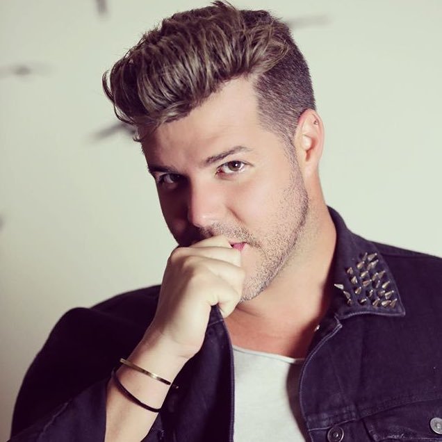 Fan page dedicada para apoyar @christian_stgo Actor, Singer, Model & Dancer