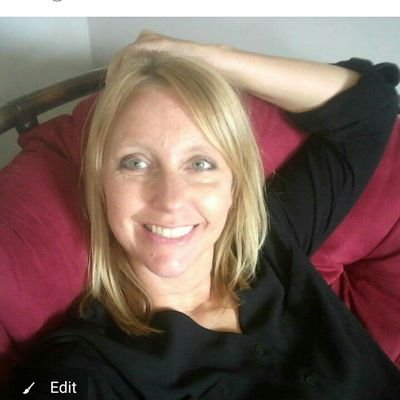 helinda_mopkins's profile picture. 