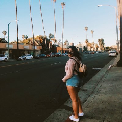 leleers's profile picture. if you’re not @kyrieirving I’m not interest.