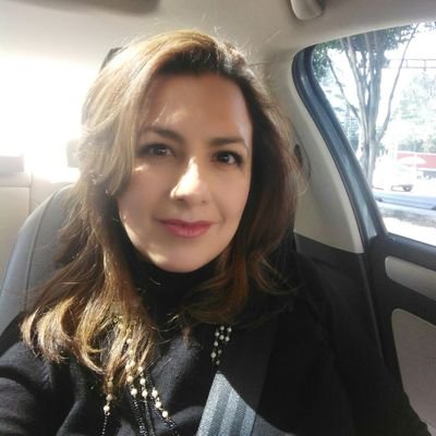 Moom de Mau y AnaFer. Journalist and columnist. Lo escrito corre por mi cuenta.