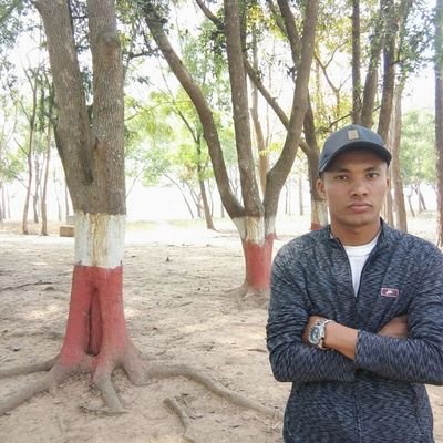 न मेरो धर्म छ
न मेरो जात छ,
म एक नेपाली हु
मलाई यति थाहा छ