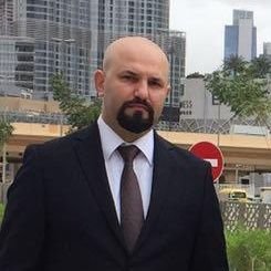 Ya bir yol göster, ya bir yol aç, ya da yoldan çekil...