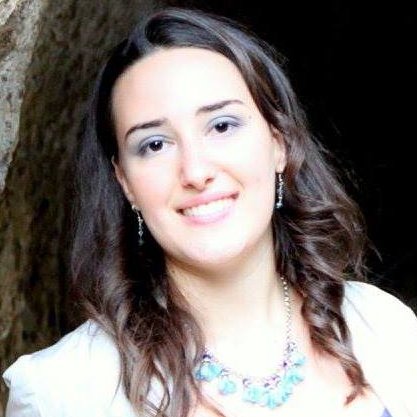 • Management and communication at @unimore
• Graduated in Marketing and Organization
• Amateur photographer
• Voluntary activities