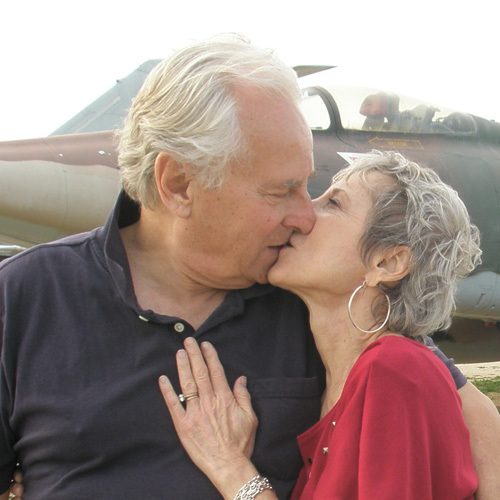 Frank Wiegers and Judith Claire are dedicated to helping couples and singles with their love, sex and relationship questions. Become a Top Gun Lover!