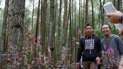 Dari Ibu saya percaya bahwa Ada seorang yang mencinta sangat baik..