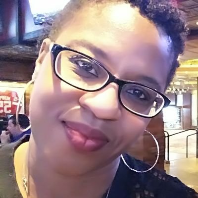 prettynerdgyal Profile Picture