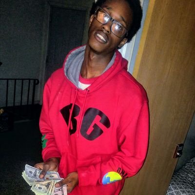 Im jus trynna kome up🙄💯😎💸💰.. 👣 me
Amosc @trippyyabishh
🐾 on insta @president_of_bg
follow me onna book @KodakGrams