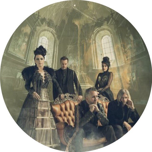 This is the official italian Evanescence Twitter update page