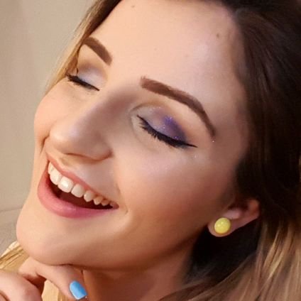 vannyberey's profile picture. I am a makeup lover, recent youtuber that would like to share all the little things I love about beauty products and brands. Check it out @vannyberey