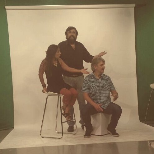 #VictoriaTorres, @AlejandroApo y @polacocaimi anfitriones al filo de la noche.
Facebook: Lacasainvitaam750