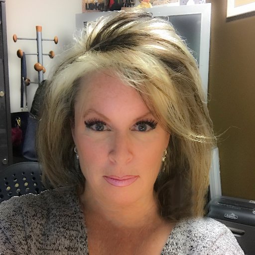 ChristineDM95's profile picture. Wife, mom and Comms specialist for @PCLconstruction in Ottawa! My tweets are my own opinions and not those of my employer.