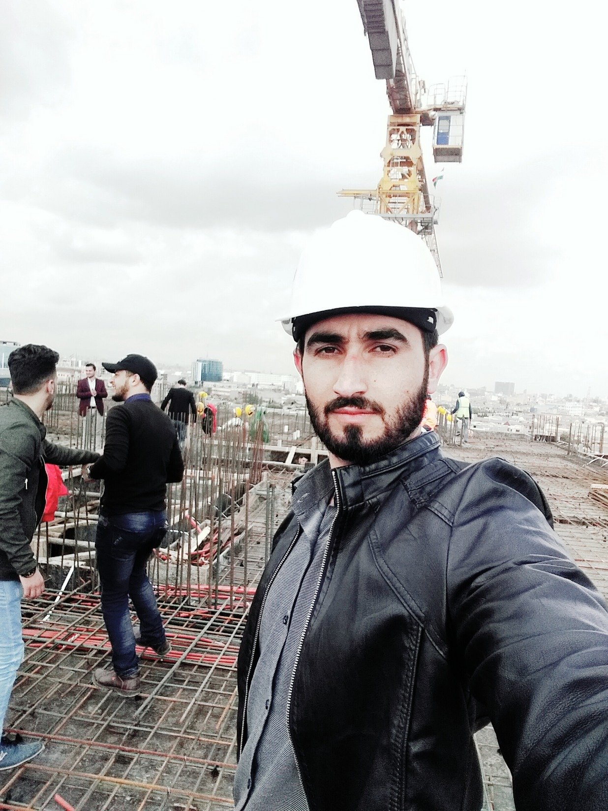 HASSAN201412's profile picture. ‏اذا اتتك مسبتي من ناقص فهي شهادة لي بانني كامل