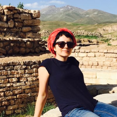 مینویسم، پس هستم. my English twitter is @Momeni__Maryam