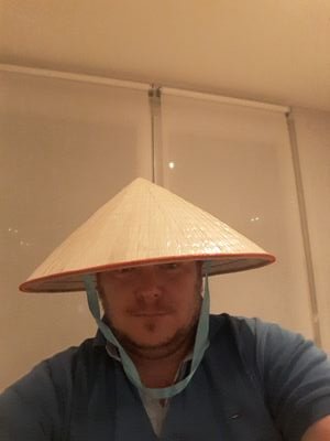 Bon vivant met een zwak voor de #zorg, een passie voor de #uitvaart en helemaal zot als #treinbegeleider. daarbuiten #vrienden #pintjes #plezier