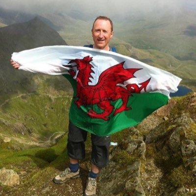 Welsh 🏴󠁧󠁢󠁷󠁬󠁳󠁿, living in England 🏴󠁧󠁢󠁥󠁮󠁧󠁿. Movie & Tech Geek. LDS. Apple, Sonos & Hoka fanboy. Runs a bit, loves parkrun, Star Wars & welsh rugby.