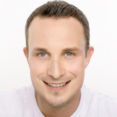 Autor, Digitaler Nomade, Solopreneur und Minimalist.
NEU: https://t.co/pqhAC2gkTo - dein Handbuch für ein selbstbestimmtes Leben in der neuen Arbeitswelt.