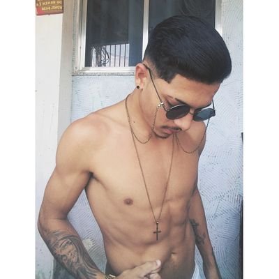 Flamenguista ⚫🔴
Virginiano ♍
17 anos 🔥
@2Doseoficial
Fotógrafo 📷
Instagram: Caain7 👅
Facebook: Caio Galdino 👑
Wpp: 995982135 📱
@maarii_155 ❤💍