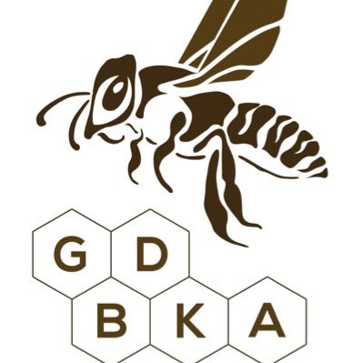 • Glasgow & District Beekeepers Association •Founded 1918 by Peter Bebbington
•Twinned with Les amis des abeilles du Val d'Oise 🏴󠁧󠁢󠁳󠁣󠁴󠁿🐝🇫🇷