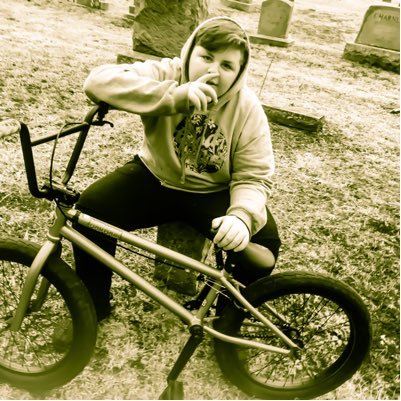 Wat up idk wat to say but I like bmx and stuff like that xd