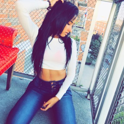 Gege_Mariie's profile picture. Singer 15yrs