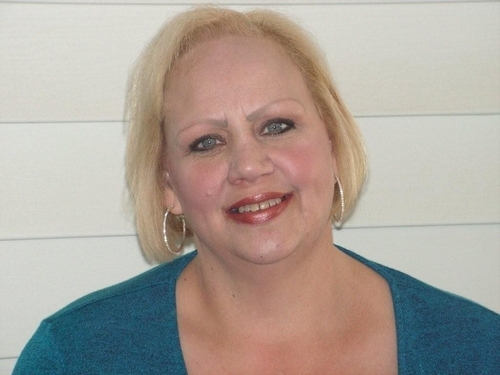 A true Southern belle who loves life and laughter. With my sweetheart Joe who makes me the happiest lady in the world.....