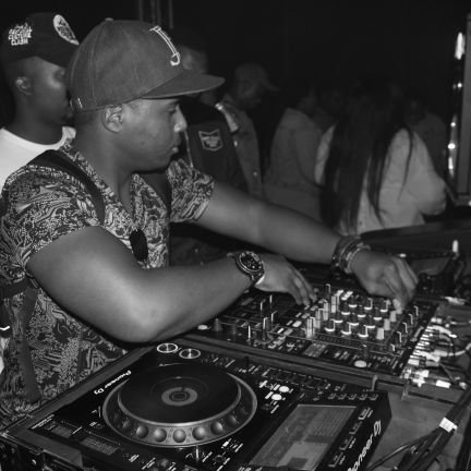 Glennvirtuoso_9's profile picture. Glenn Virtuoso official Twitter account.
IG:@glennvirtuoso_09
DM for bookings. :)