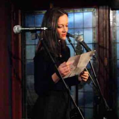 SrtaLaraG's profile picture. Bad Poet: Experimento de Auto-ficción. South East Londoner from the Catalan Republic.