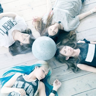 SCANDAL、WANINA、KEYTALK、LISA、TWICE、AAA、RADWIMPS、西野カナなどなど好きになるとその歌手は好きになります(∩´͈ ᐜ `͈∩)