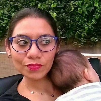 Soñadora compulsiva,amante del amor. . . .llenita de fe.