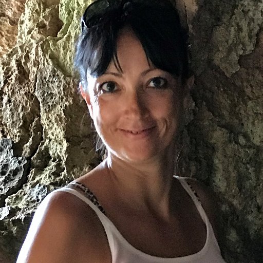 RocioPuntas's profile picture. #Journalistin/Mitgründerin und
Redakteurin von #REPORTAGEN
Initiantin und Programmleiterin Int. Reportagen Festival Bern