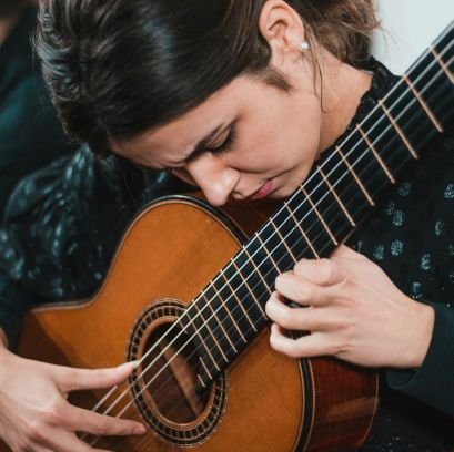 Classical guitarist based in Belgrade | ig profile @mysterious_carmen #FOLLOWTHEREDCASE
