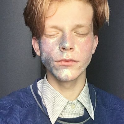 milujumoc's profile picture. 