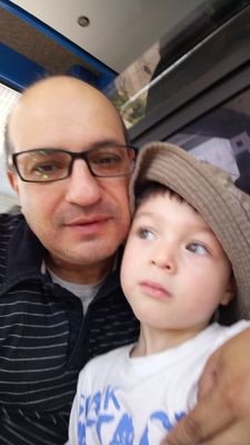 Sibarita, amante de mi hijo y sorprendido día a día por tus ojos maravillosos...