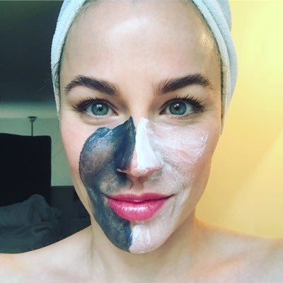 Nurse Practitioner & Esthetician. Prevention & education.
I ❤️ results.
https://t.co/9dAhOpSLzh
Injections 💉
Microneedling, PRP & Vampire 🧛♀️
Skincare Product