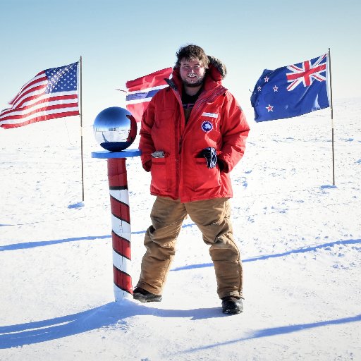 Astrophysicist & cosmologist. I work on experimental physics, using tools from statistics and electrical engineering.